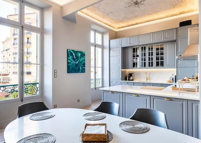 Luxury In * Cannes